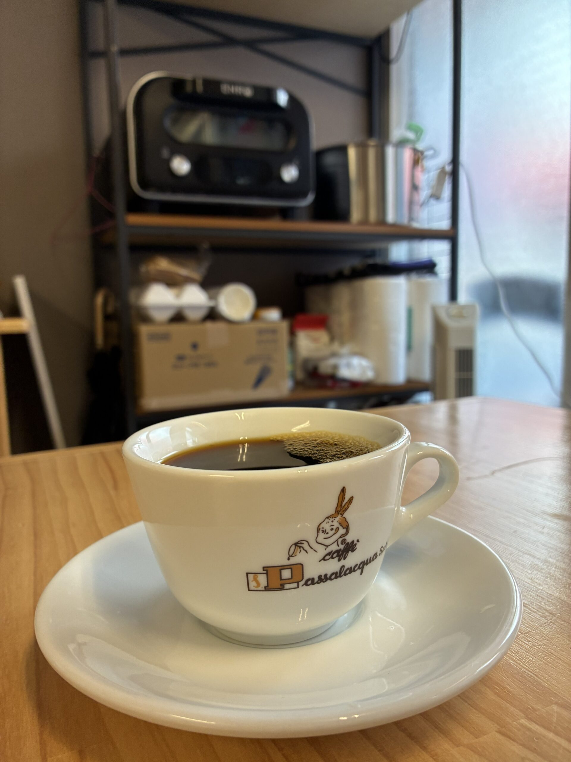 ezu cafeで提供されている石橋ブレンドのホットコーヒー